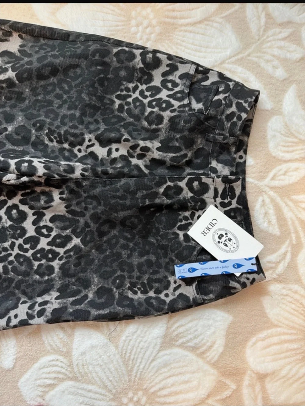 Cider Leopard Wide-Leg Pants - Black & Gray